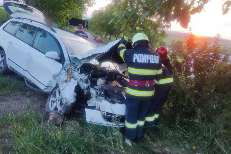 Accident grav la Tritenii de Jos! Un autoturism a zburat de pe șosea – un bărbat a ajuns la spital, pompierii au intervenit de urgență