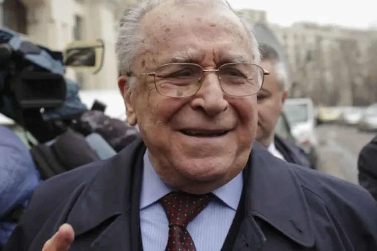 Informații de ultimă oră despre starea de sănătate a lui Ion Iliescu. Fostul președinte primește oxigen în secția ATI