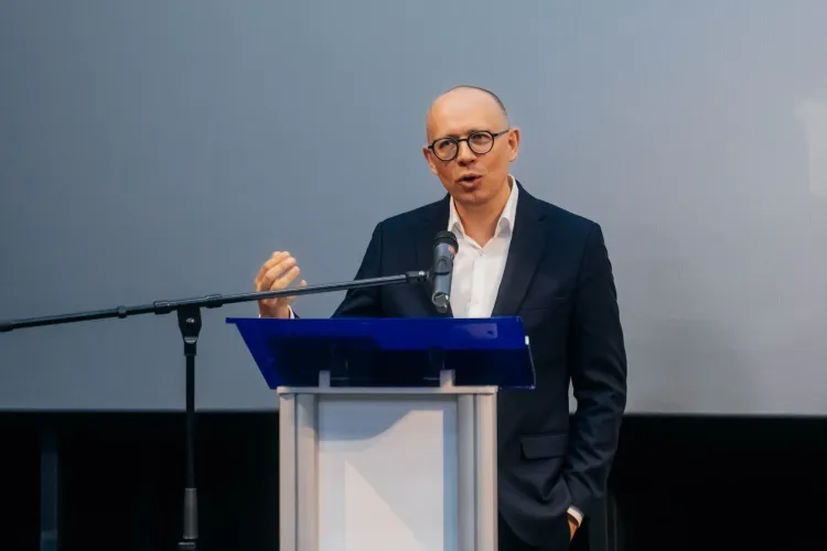 Jurnalistul Florin Negruțiu spune lucrurilor pe nume: „Nimeni nu vrea să fie „solidar” cu cei care au dus economia în gard”