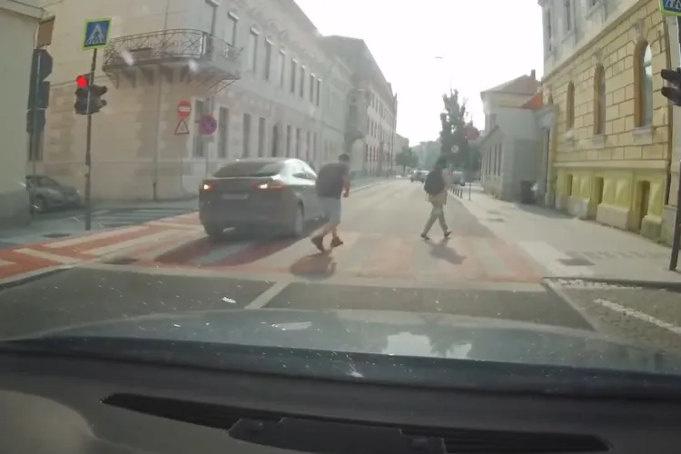 Bingo în trafic: Câte reguli de circulație poti încălca în câteva secunde? Un șofer din Cluj a reușit performanța de a face tot ce-i interzis VIDEO