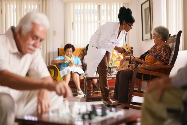 Peste 400.000 de lei alocați pentru vârstnicii din Cluj-Napoca. Cum vor fi folosiți acești bani