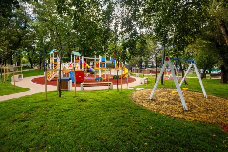 Clujenii cer protecție solară în toate parcurile din Cluj-Napoca: „Această măsură este esențială pentru copiii noștri”