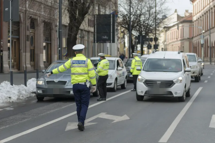 Șoferi grăbiți, pietoni neatenți și trotinete conduse haotic: Sute de amenzi pe bandă rulantă și 67 de permise reținute într-o săptămână la Cluj