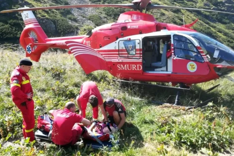 Coșmar pe patru roți: O polițistă și soțul ei, victime într-un accident brutal cu ATV-ul. Elicopterul SMURD a intervenit pentru a o salva pe femeie