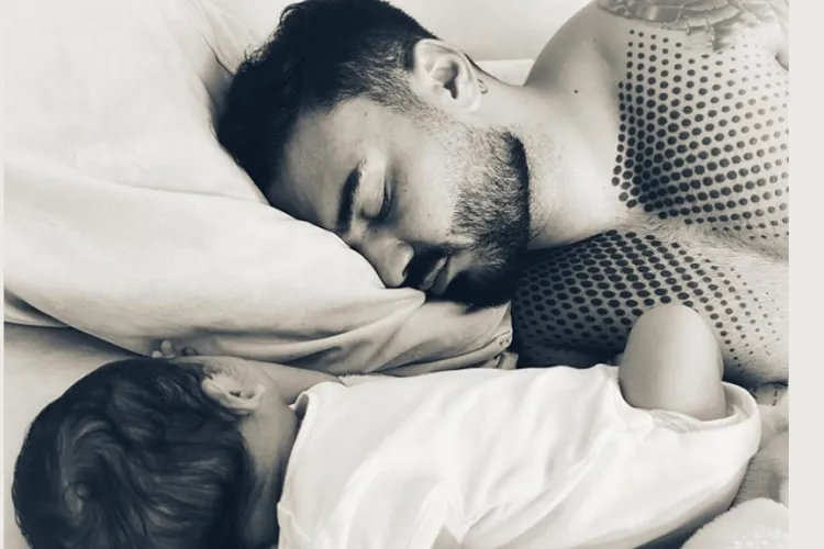 Jador, moment unic de tandrețe cu bebelușul de doar câteva zile. E un tată îndrăgostit de miracolul vieții:„Un copil e un miracol care umple viața de sens”