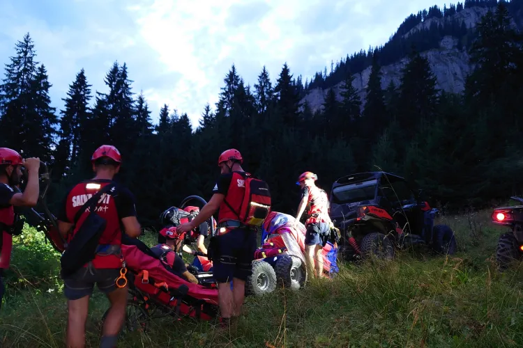  Intervenții contracronometru la munte! 18 persoane au fost transportate de urgență cu ambulanțele SMURD la spital. Câți au fost din Cluj 