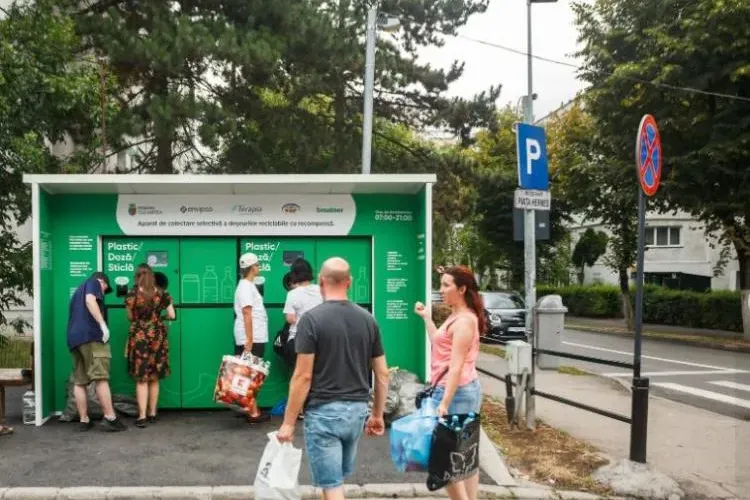 Afacerea „Paharul” face ravagii la Cluj-Napoca! Cum au transformat mai multe persoane o fraudă la automatele de reciclare într-o sursă de venit zilnic