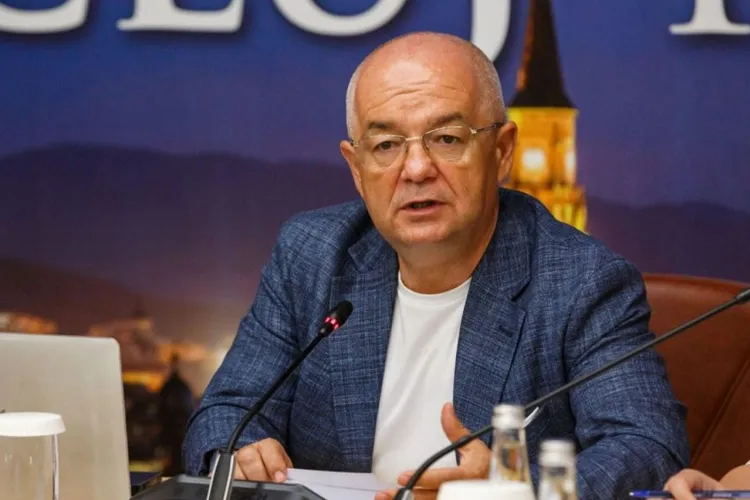 Întrebare capcană pentru Emil Boc. În ce condiții ar da afară oameni de la Primărie: „Dacă e să fim la strânsul curelei, toți strângem cureaua”