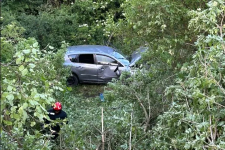 Accident șocant în Cluj! Patru bărbați au fost transportați de urgență la spital. Pompierii au intervenit rapid