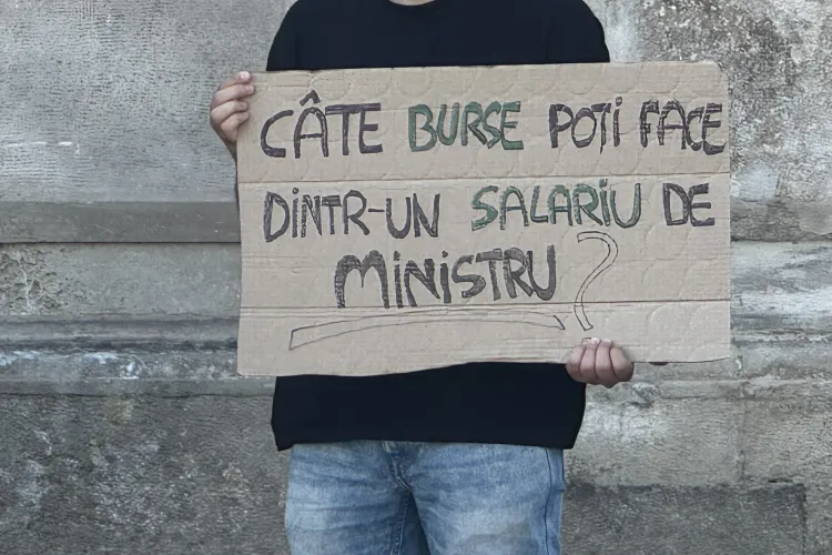 Studenții clujeni, din nou în stradă! Bursele se prăbușesc, costurile de trai cresc: „E imposibil să mai rezistăm!” VIDEO