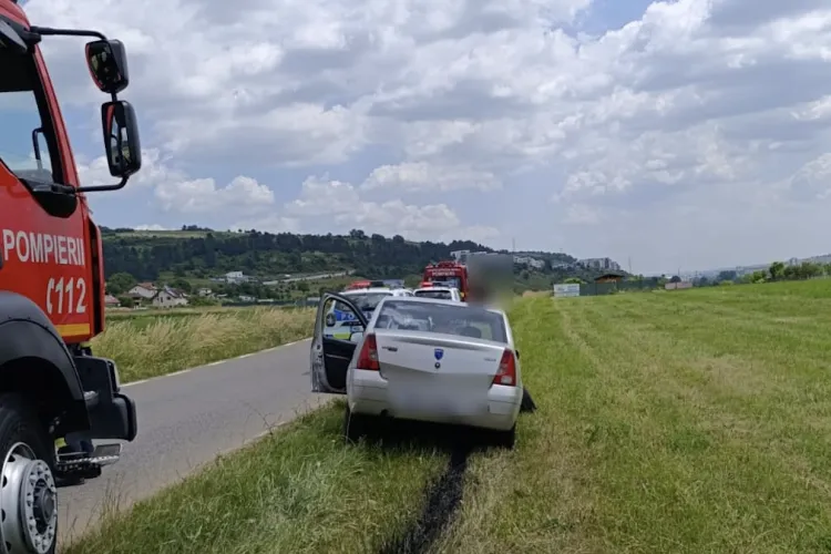 Accident violent pe centura Florești-Cluj: Șoferul a intrat cu mașina într-un cap de pod și a ajuns direct pe mâna medicilor FOTO