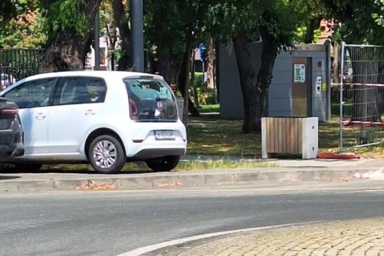 Parcare cu ghinion în cartierul Grigorescu, din Cluj-Napoca: „Ți-a fost lovită de un buldoexcavator!” FOTO