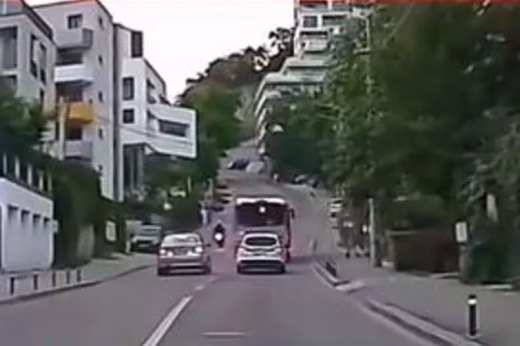 Poliția l-a prins pe șoferul de BMW care a pus în pericol viața unui motociclist pe Tăietura Turcului. Ce au constatat despre permisul acestuia VIDEO