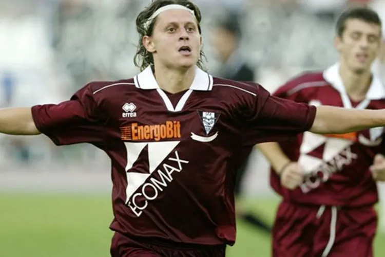 Imagini de colecție de la debutul celor de la CFR Cluj în cupele europene. Se întâmpla acum 20 de ani pe micuța arenă din Gruia