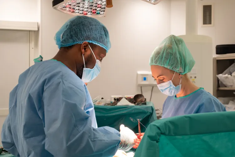 Chirurgia hepato-bilio-pancreatică: Ce operații senzaționale se fac la Cluj cu robotul Da Vinci Xi!/ „Nu amânați operațiile. Pot apărea complicații severe”