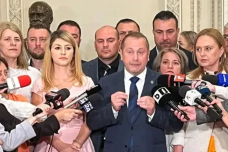 O shaorma cu de toate: Mai mulți foști membri POT și SOS și-au făcut partid. Ce promite „Alianța Întâi România”, noul partid suveranist-european