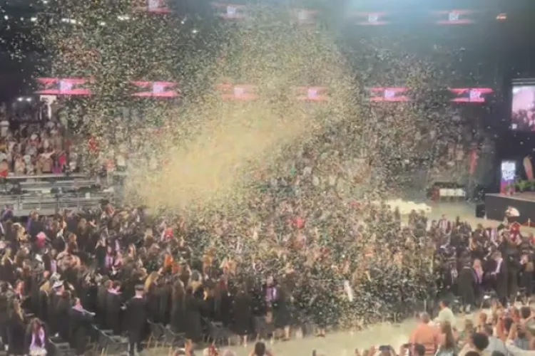 VIDEO Momente unice la absolvirea proaspeților psihologi clujeni, promoția 2025: „Orice început are și un sfârșit, dar fiecare sfârșit e un nou început”