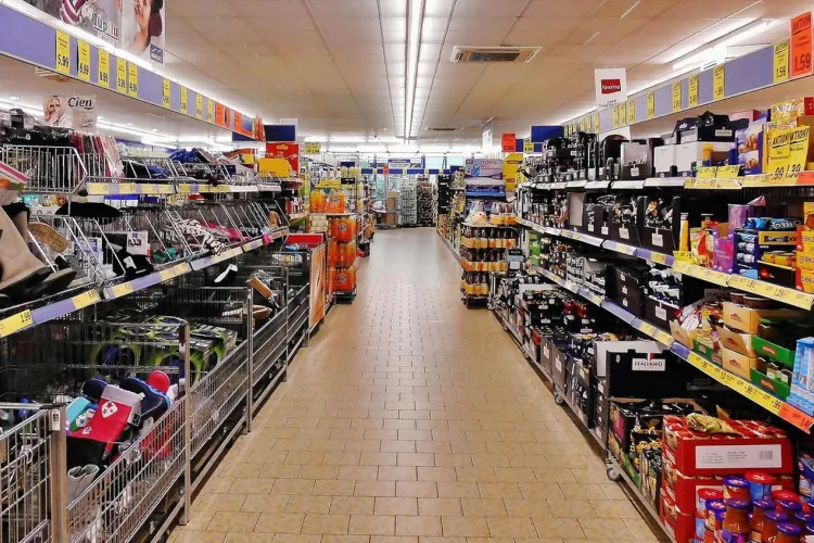 Alertă alimentară într-un cunoscut lanț de magazine. Produs retras de la vânzare, românii care l-au cumpărat sunt avertizați să nu îl consume!