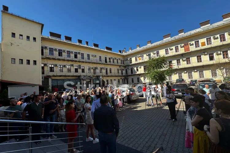 Al doilea protest în trei zile la Finanțe Cluj! Sindicaliștii: „Sporuri tăiate, concedieri pe drum, iar partidele își iau milioane!” FOTO|VIDEO