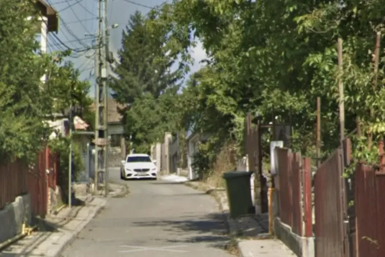 Parcări blocate și certuri între vecini în Cluj-Napoca! Oamenii cer intervenția Primăriei: „Nu avem unde lăsa mașina!”