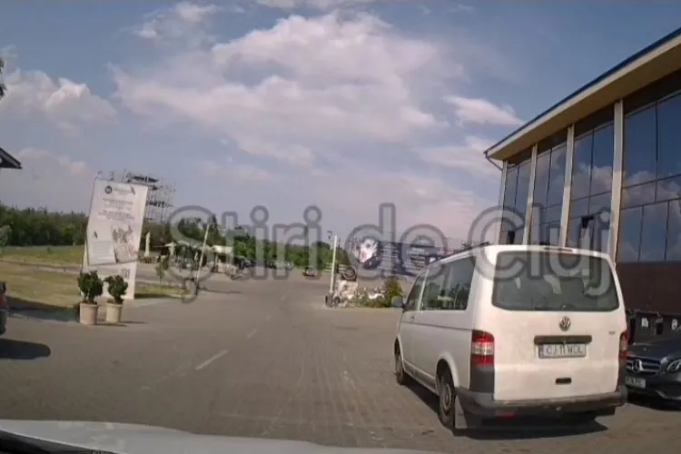 VIDEO Scandal într-un taxi la Cluj, între taximetrist și client: „De ce ai făcut comandă cash dacă nu ai bani?”/„Am bani, pe card, să-ți cumpăr și mașina”