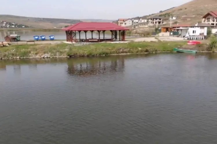 Pescuitul ilegal, stopat la Câmpenești, Cluj! Facilități super moderne, însă, pentru pescarii „sportivi”: Automate noi îi ajută să nu pescuiască „în gol”