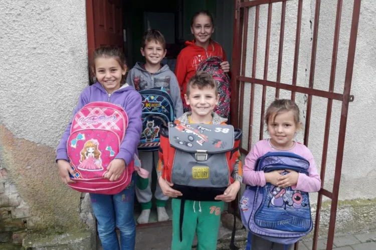 Primăria Cluj-Napoca pune la bătaie 60.000 de lei pentru ghiozdane și rechizite. Cine sunt copiii care vor beneficia de acest ajutor