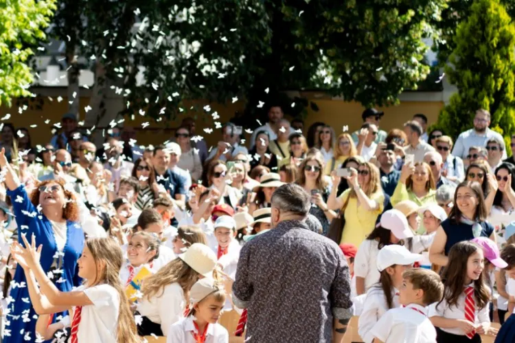 Tudor e elevul excepțional al Clujului, de la o școală privată, care a reușit să ia 10 curat la Evaluarea Națională. Mama: „A învățat constant, oră de oră”