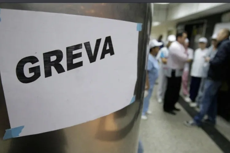 Profesorii declanșează patru zile de proteste în fața Guvernului și Parlamentului: Peste 2.000 de sindicaliști cer drepturi și salarii corecte