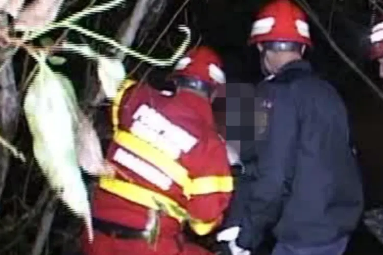 Accident grav azi-noapte în Cluj. Un scuterist a fost aruncat într-o vale și era în stop cardio-respirator. Echipajele i-au aplicat manevre de resuscitare