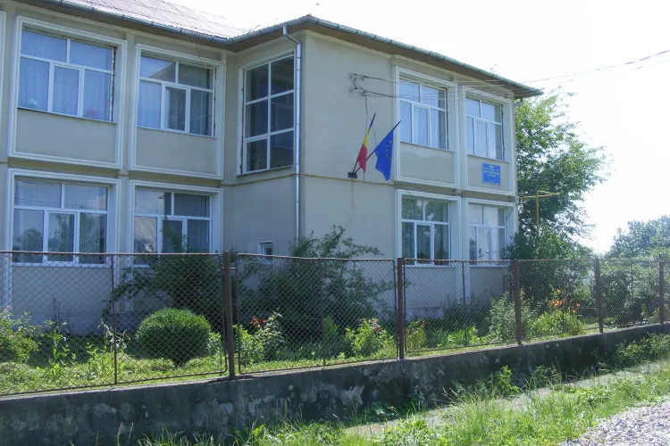 Elevii "batrani" de la Cuzdrioara nu au mai putut pacali sistemul in 2011. Promovabilitate zero la Bac