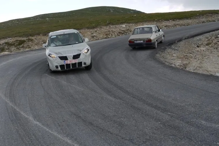 Dacia Popster pe drumurile din Romania. Imagini spion FOTO