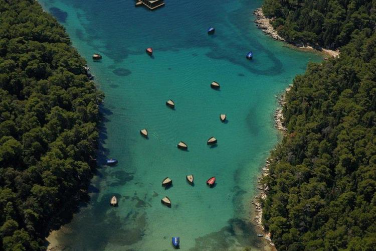 Turistii pot admira Marea Adriatica direct din dormitorul hotelului plutitor - FOTO
