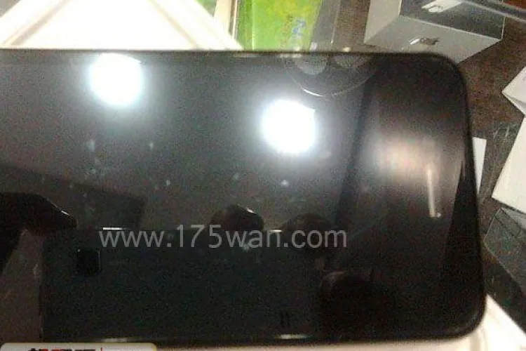 Asa ar putea arata iPhone 5! VEZI FOTO