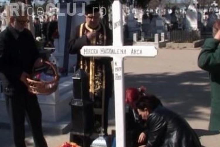 Parintii Madalinei Manole s-au certat cu fostul sot la cimitir VIDEO