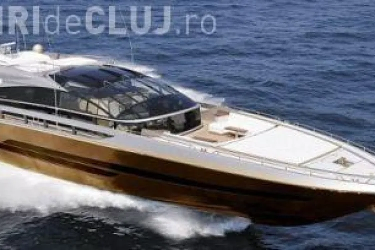 Un om de afaceri din Malaysia a dat 3,4 miliarde de euro pe un yaht placat cu aur. Vezi cum arata! - VIDEO