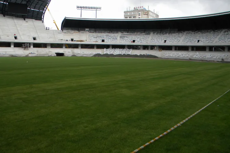 Gica Hagi si generatia '90 ar putea juca in primavara pe Cluj Arena VIDEO