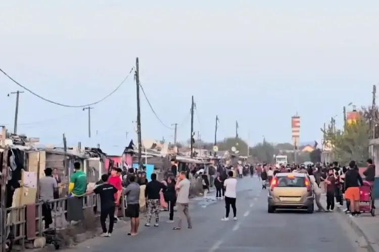 „Au venit cu bâta și au încercat să deschidă ușile!” Incident șocant pe Calea Dezmirului, din Cluj: Copiii unei șoferițe au fost martori la întreaga scenă