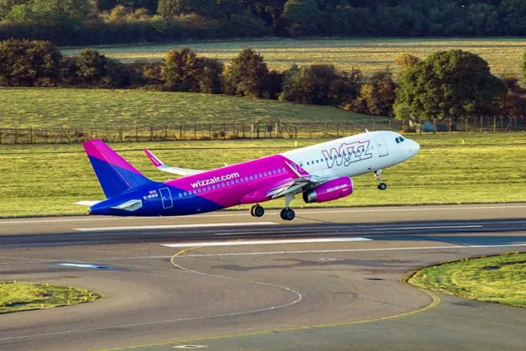Ce spune Wizz Air despre incidentul de pe zborul din Cluj, în care generatorul motorului aeronavei ar fi cedat, iar pasagerii evacuați