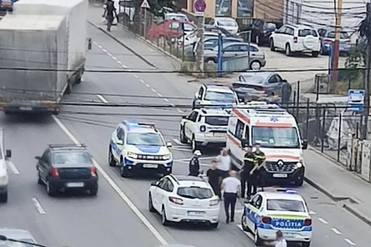 Pieton lovit în plină zi în Cluj-Napoca! Accidentul a avut loc pe Calea Baciului chiar lângă Petrom, șoferii au rămas blocați în trafic FOTO