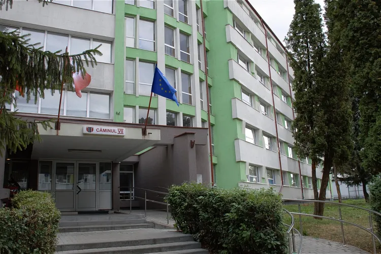 Tinerii care visează să devină studenți UTCN primesc cazare gratuită în Cluj-Napoca, alături de părinți, pe durata examenelor FOTO