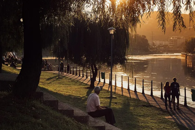 Piața imobiliară din Cluj-Napoca a luat-o razna! Cât a ajuns să coste un apartament cu trei camere în centrul Clujului