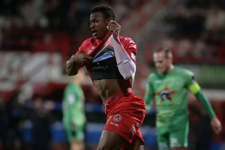 CFR Cluj și-a găsit atacant după plecarea lui Munteanu, dar surpriză: Noul vârf nu poate juca prea curând!