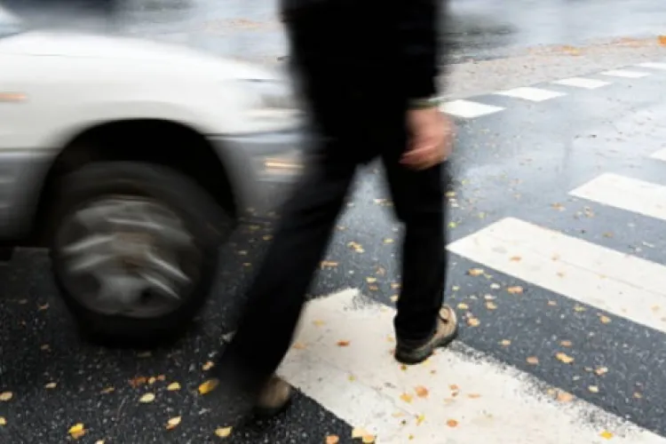 Pățania unei șoferițe din Cluj-Napoca, după ce doi pietoni au traversat strada în fugă, fără să se asigure: „M-au înjurat pentru că am frânat la timp