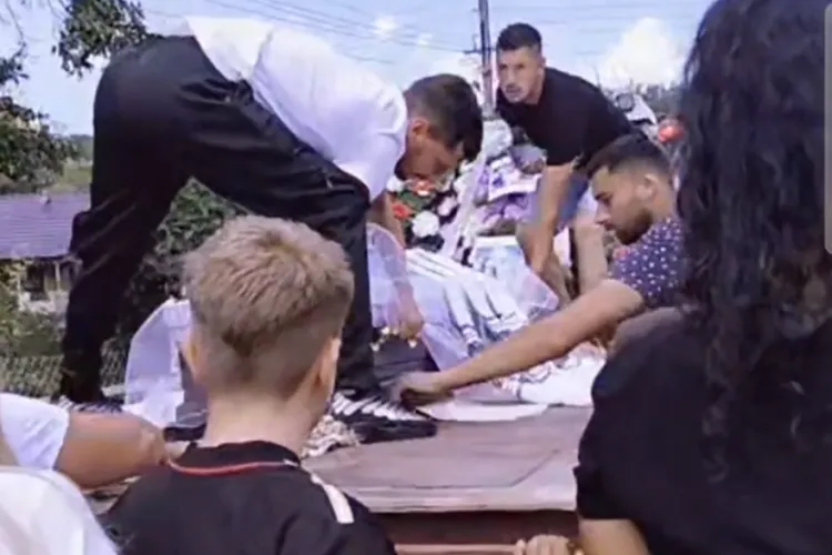 Criminalul periculos care și-a incendiat iubita, căutat acum și în alte zone/ A provocat o durere imensă: Tânăra ucisă a fost condusă pe ultimul drum VIDEO