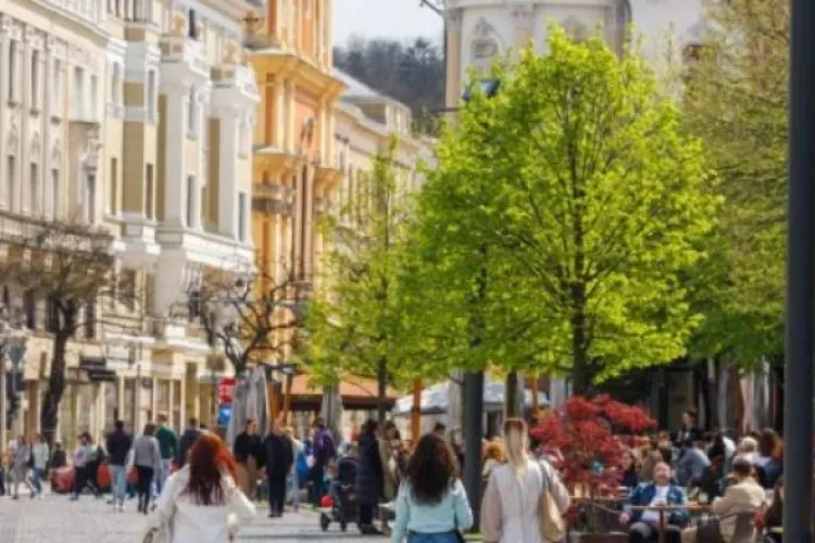 Ziua începe cu soare blând și temperaturi plăcute, dar spre seară vremea se va schimba. Cum va arăta termometrul astăzi, la Cluj