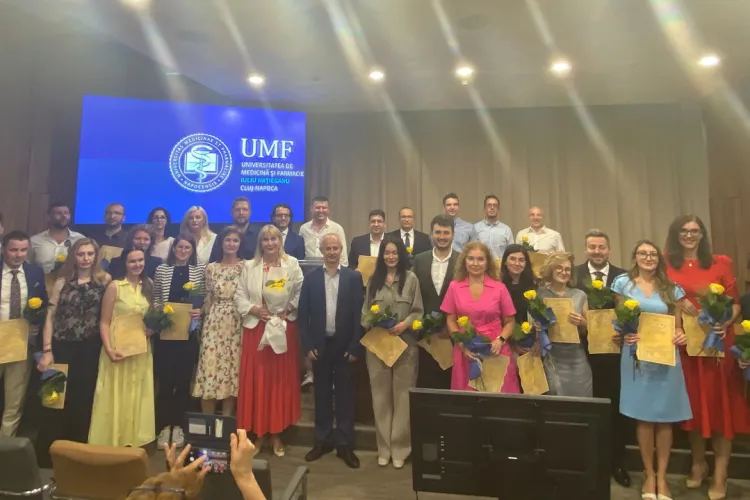 Clujul are 28 de noi doctori în științe medicale și farmaceutice. Cine sunt cei mai noi membri ai elitei medicale clujene, de la UMF Cluj FOTO