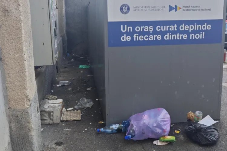 Ironia perfectă în Cluj, orașul de 5 stele: Primăria le-a dat containere smart, dar gunoiul e împrăștiat peste tot FOTO