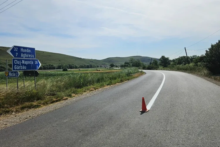 Atenție, șoferi! Au loc lucrări la peste 366 de kilometri de drumuri județene din Cluj! Ce trebuie să știe toți conducătorii auto FOTO 