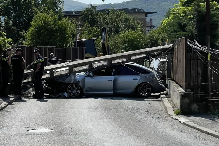 Cum a avut loc accidentul cumplit din Florești: Șoferul avea peste 1 la mie alcoolemie și a intrat cu mașina într-un stâlp de electricitate